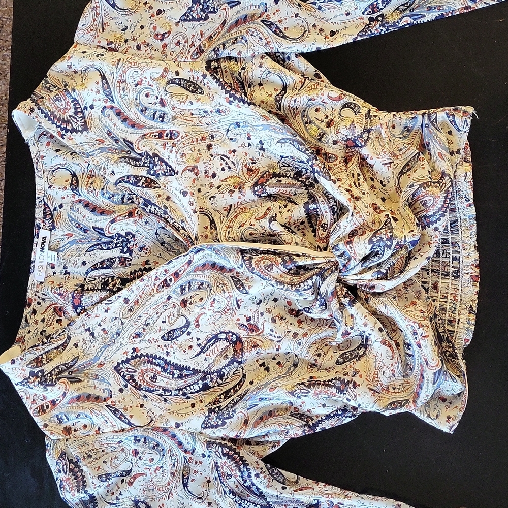 Boho faux twist/wrap crop top size small - Picture 3 of 8